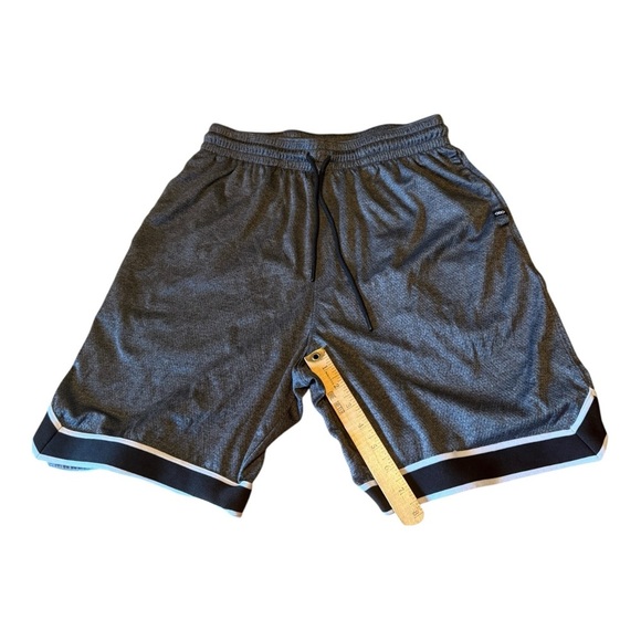 Legend Shorts Mens Large Charcoal Stretch Waist Lightweight Running Training - Picture 6 of 7